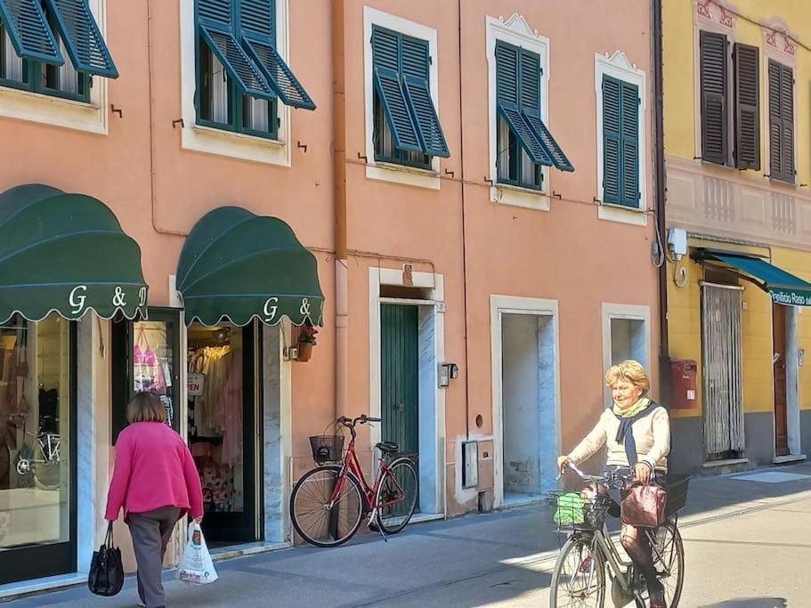 Beatrice Nel Centro Di Levanto Exterior photo